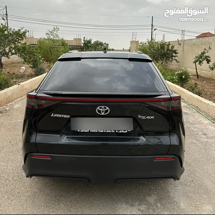 لعشاق التميز BZ4X اسود (صنف نادر.7 كاميرات.4 شاشات.)فحص كامل مالك أول من الزيرو بحالة الوكالة
