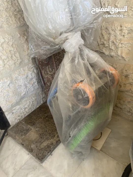 مكنسة كهربائية elsea لغسيل السياراتمستعمل بحالة الجديد استعمال قليل + مكنسة غسيل بلاط وسجاد كامل