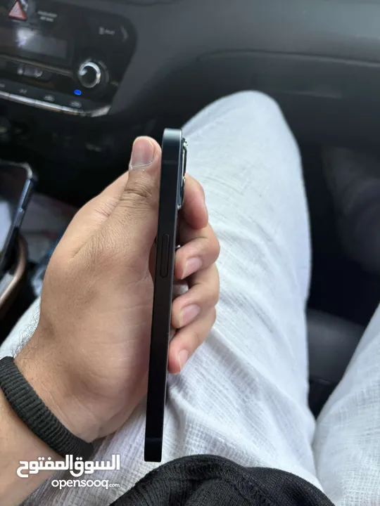 ايفون 13 مساحة 128GB بطارية 84% لون اسود.....................................