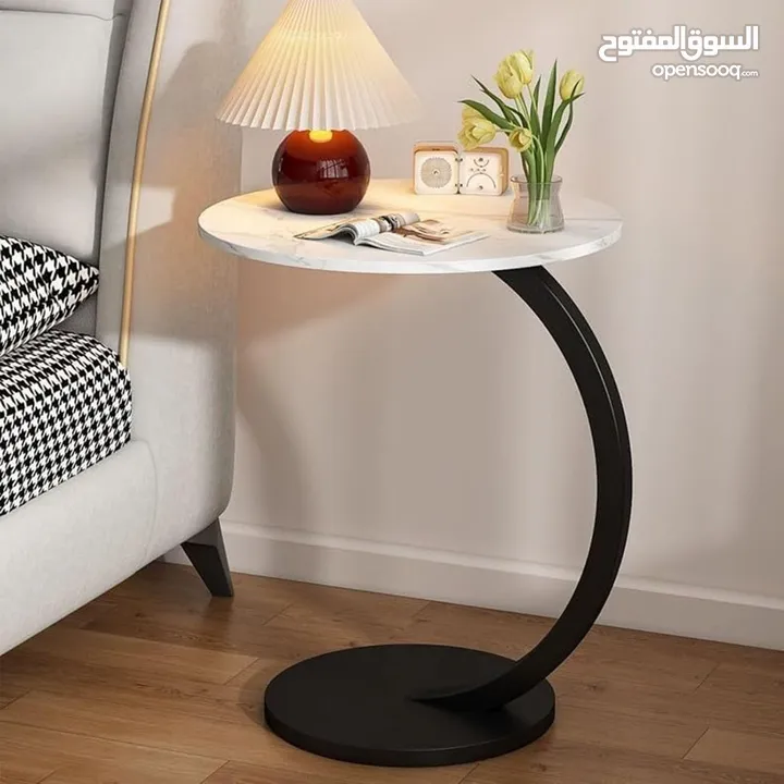 السكملي هي الي رح تغنيكي عن السكملي التقليدية في بيتك طاولة جانبية مستديرة على شكل حرف C