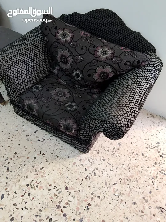 طقم كنب مع طربيزات
