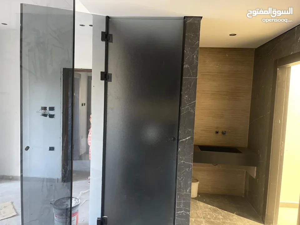 فايز شويكي للزجاج و المرايا