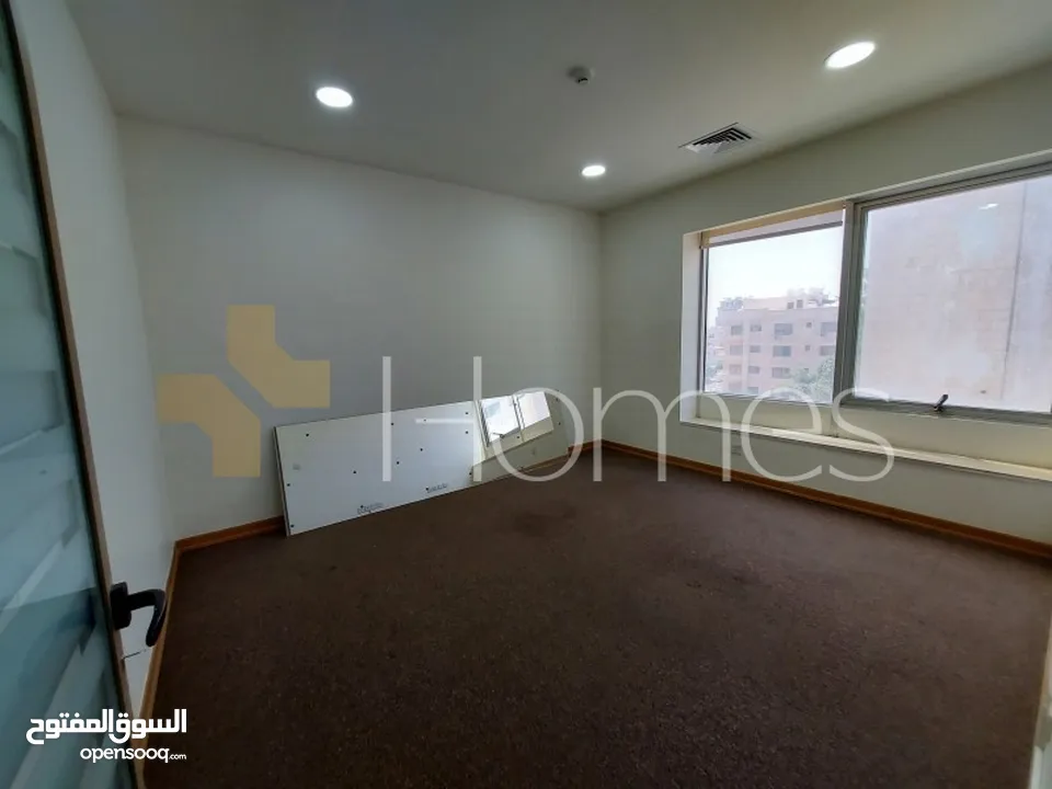 مكتب للايجار في عمان - ام اذينة ، مساحة المكتب 400 م