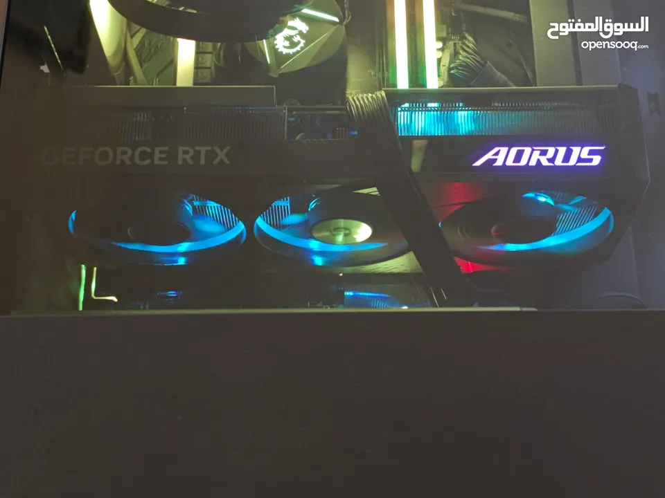 جهاز كمبيوتر مميز