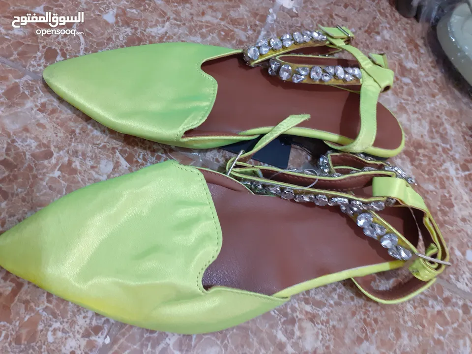 ملابس للبيع