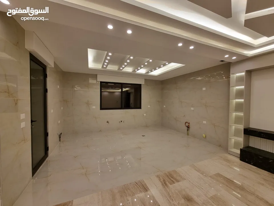 بالاقساط 220متر في ديرغبار بتشطيب مميز من المالك مباشرة