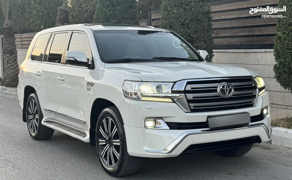 Toyota Land Cruiser 2016 Gx-r 5700CC V8 بحالة الوكالة الفحص: 7 جيد بدون ملاحظات