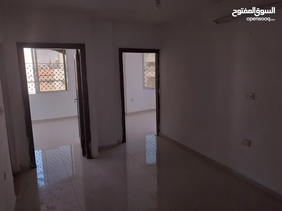 شقة للايجار شارع الحصن بالقرب من مجمع الشيخ خليل