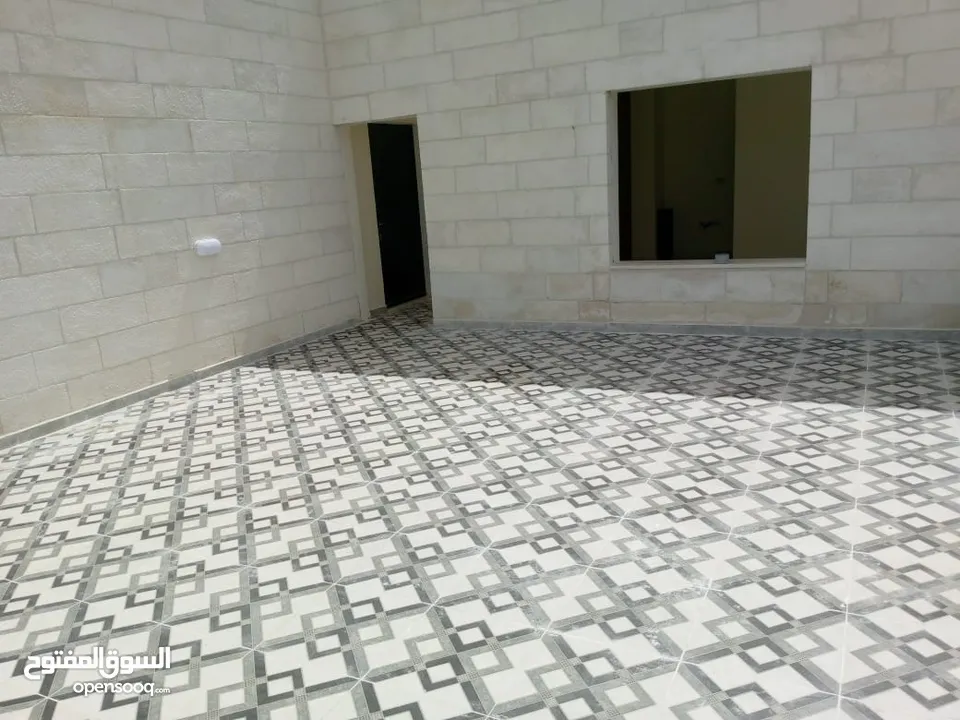 شقه مع رووف للبيع شفا بدران الكوم بناء جديد