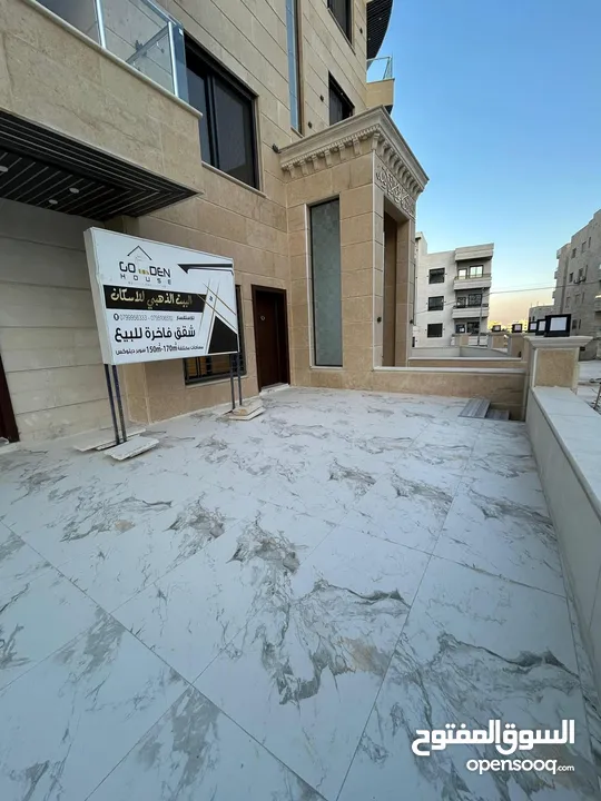 شقة طابق ارضي مع ترس وكراج سوبر ديلوكس باجمل مناطق شفا بدران