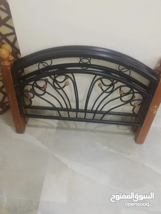 تخت مفرد للبيع