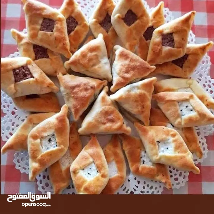 مطعم معجنات للبيع يعمل منذ 1995لغايه الان بشكل ممتاز  موقع ممتاز وله زبائن تبحث عن الجوده والطعم