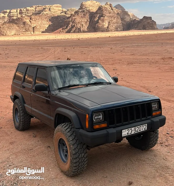 Jeep xj جيب شيروكي مربع 1999