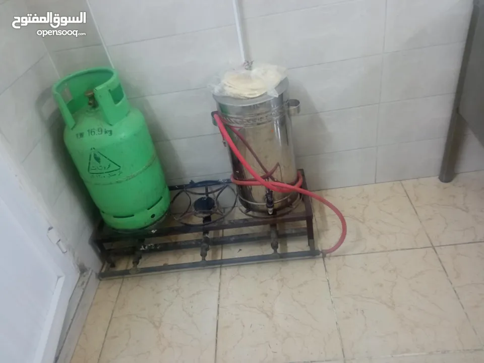 عدة مطعم للبيع
