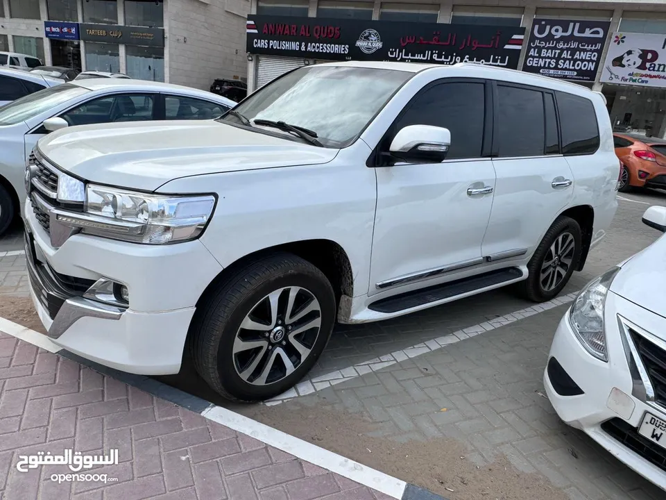 Toyota land cruiser 2010 GCC VXR converted to 2020  Excellent condition inside and outside