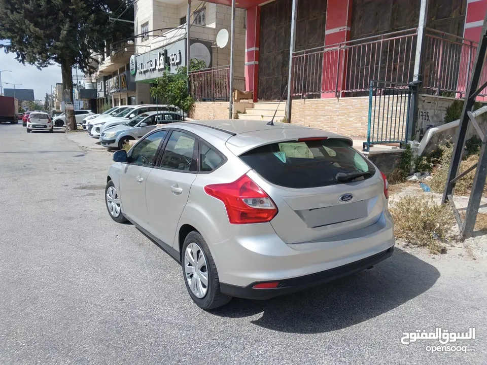 فورد فوكس متوفره داخل شركة ياهلا لتجارة السيارات