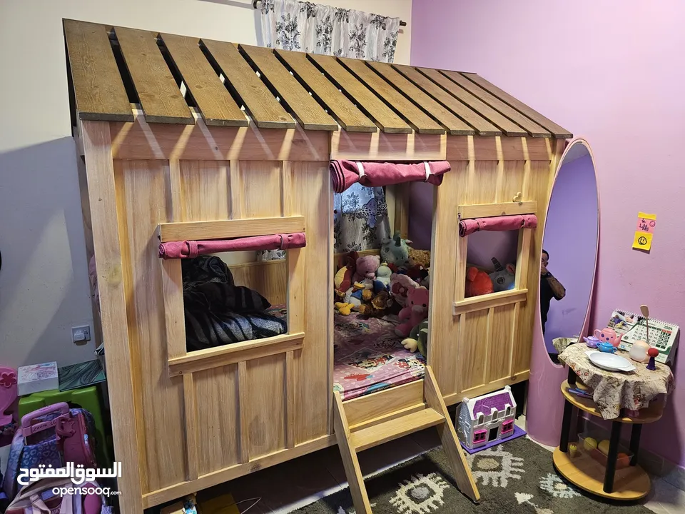 Kids Hut Bed with mattress (Excellent Condition)  سرير كوخ للأطفال مع مرتبة (حالة ممتازة