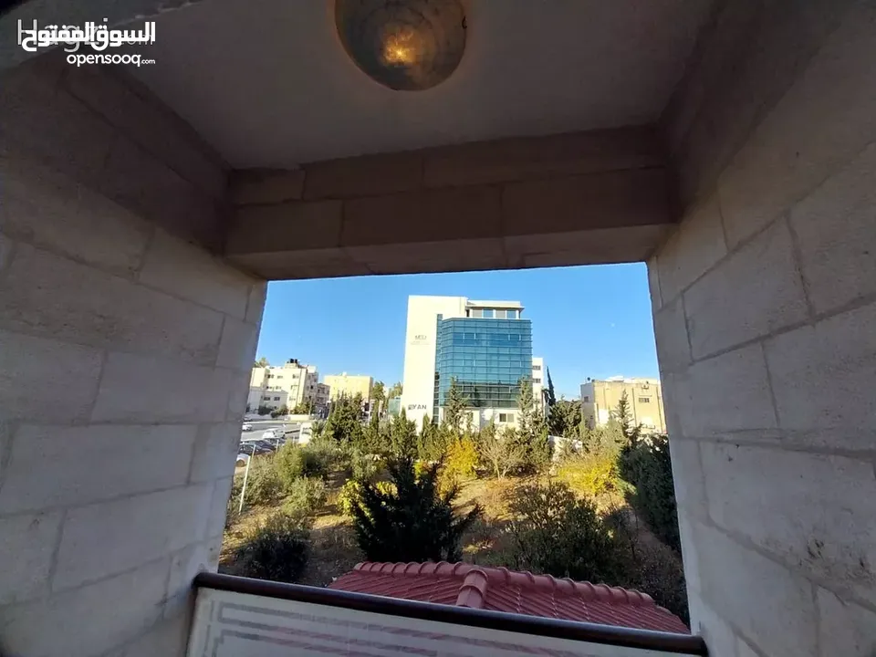 شقة طابق اول بمساحة 296 متر للبيع في الدوار السابع ( Property ID : 30298 )