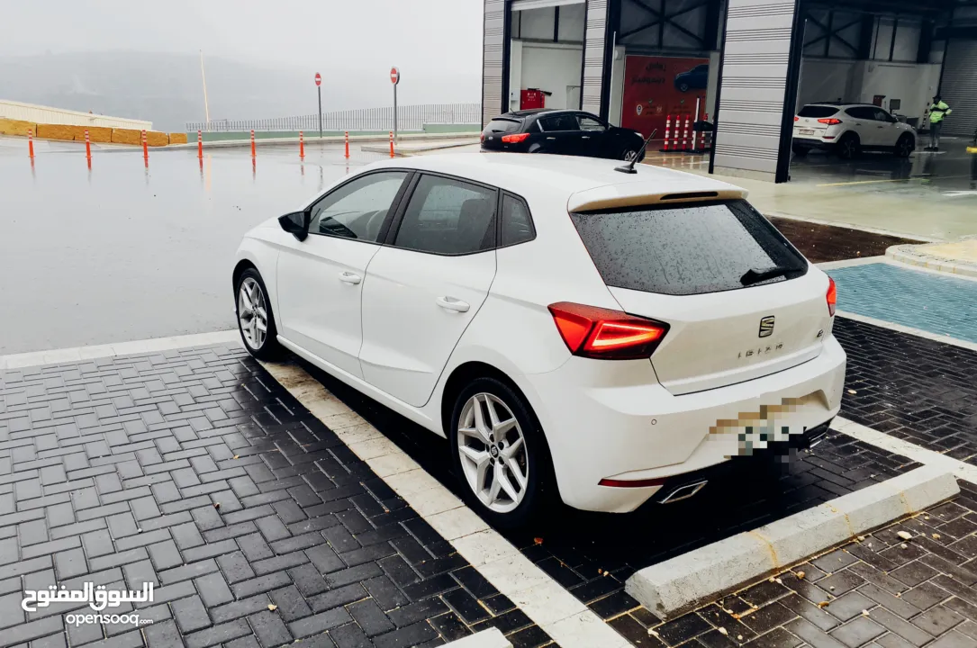 سيت ابيزا للبيع موديل 2022 SEAT lbizaFR بحالة الوكالة دهان شركة عداد قليل