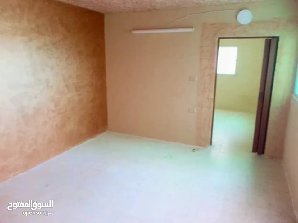 بيت مستقل للبيع في حي القمر الزواهره