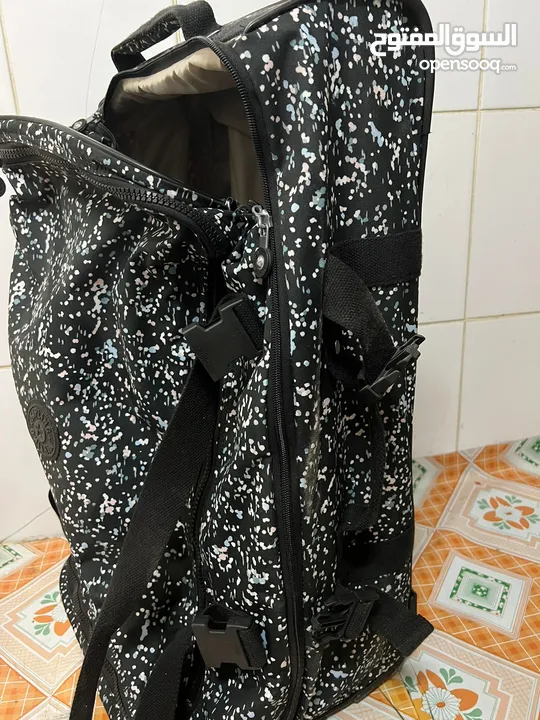kipling travel bag : حقائب - شنط أسود أخرى : أبو ظبي بوابة أبوظبي  (211510002)