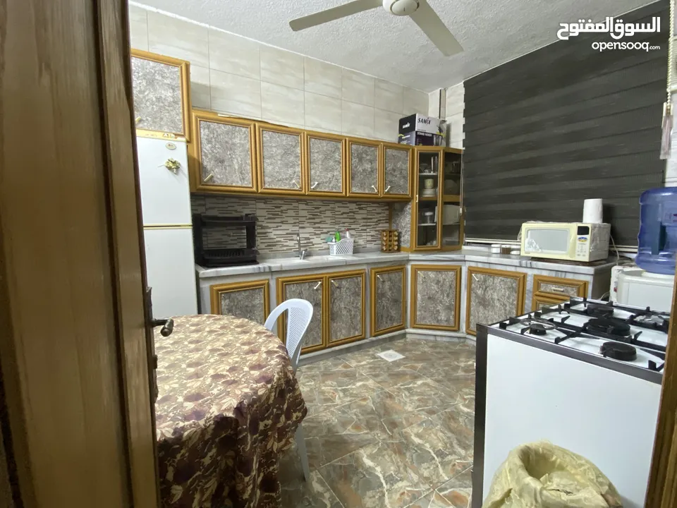عمارة للبيع في وادي الحجر