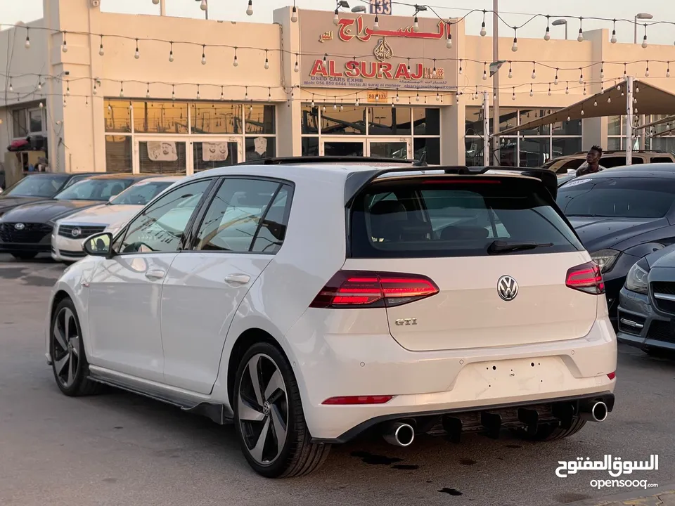 Volkswagen Golf 4V gcc 2018