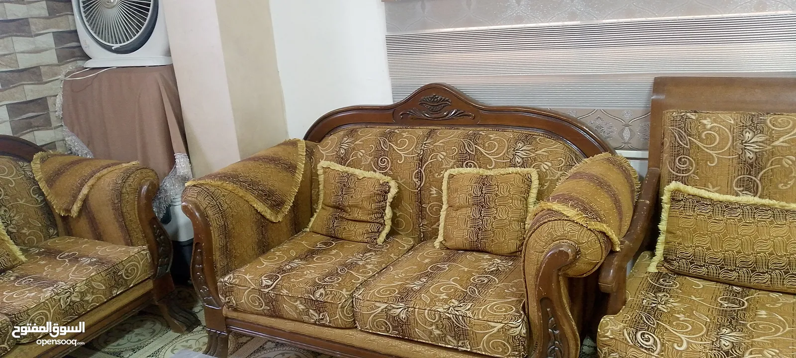 طقم زان نظيف جدا 9مقاعد