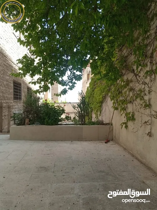 شقة مميزة للبيع في الجاردنز 130م مع ترسات وحديقة بسعر مغري