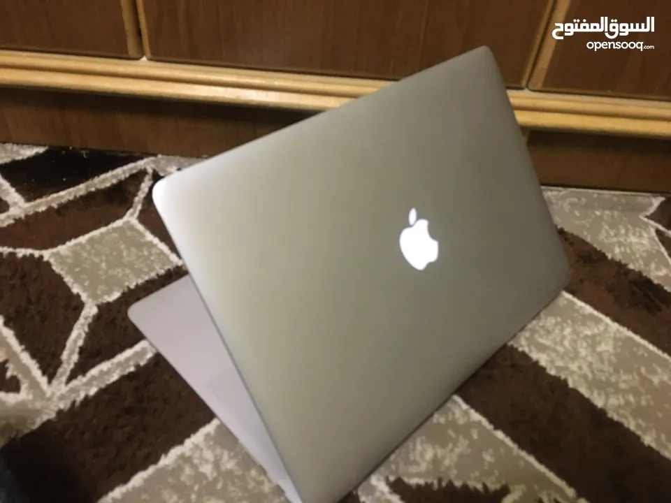 Macbook pro 2014 15inch i7 2.5 ghz اكثييييييير قوي ك معالج و البطاريه بتقعد على الاقل ساعتين