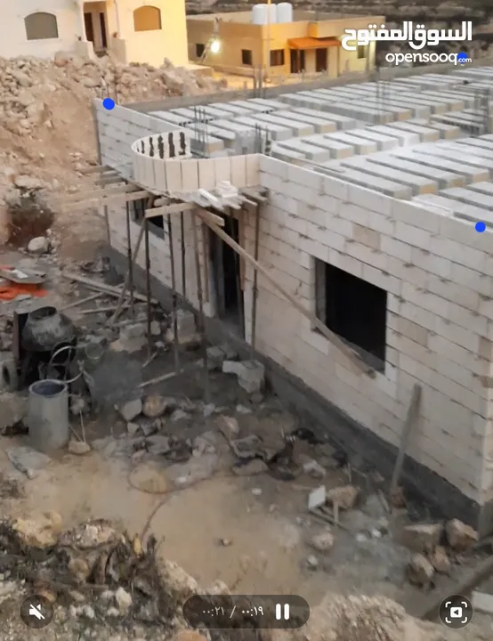 بيت مستقل وقوشان مستقل بناء حديث واجهتين حجر