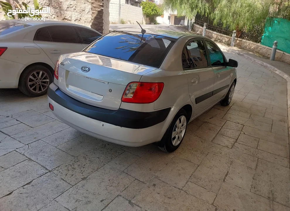 كيا ريو موديل 2009 بنزين اتوماتيك