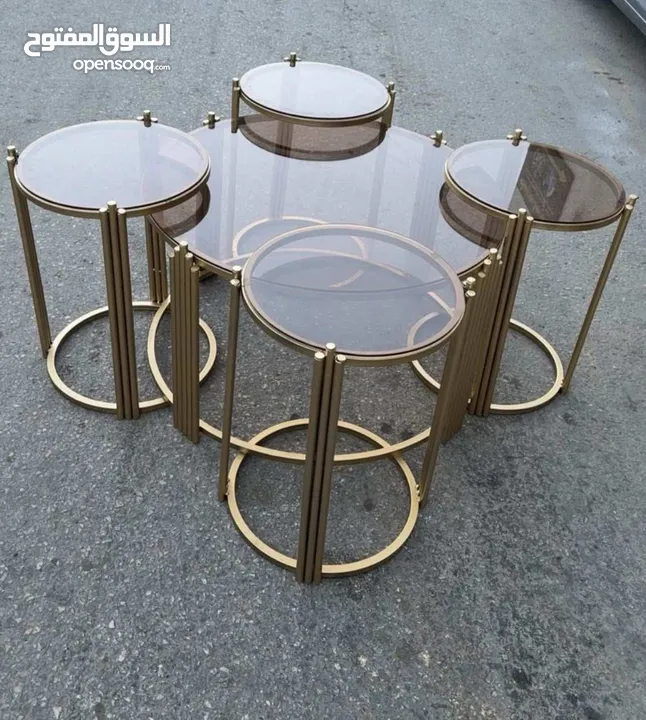 طاولات خشب وطاولات معدن