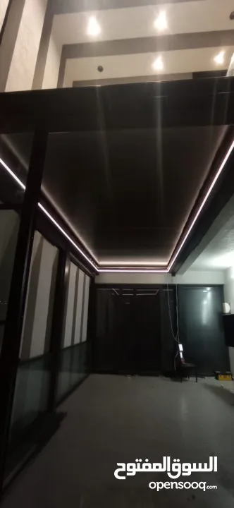 زجاج وألمنيوم