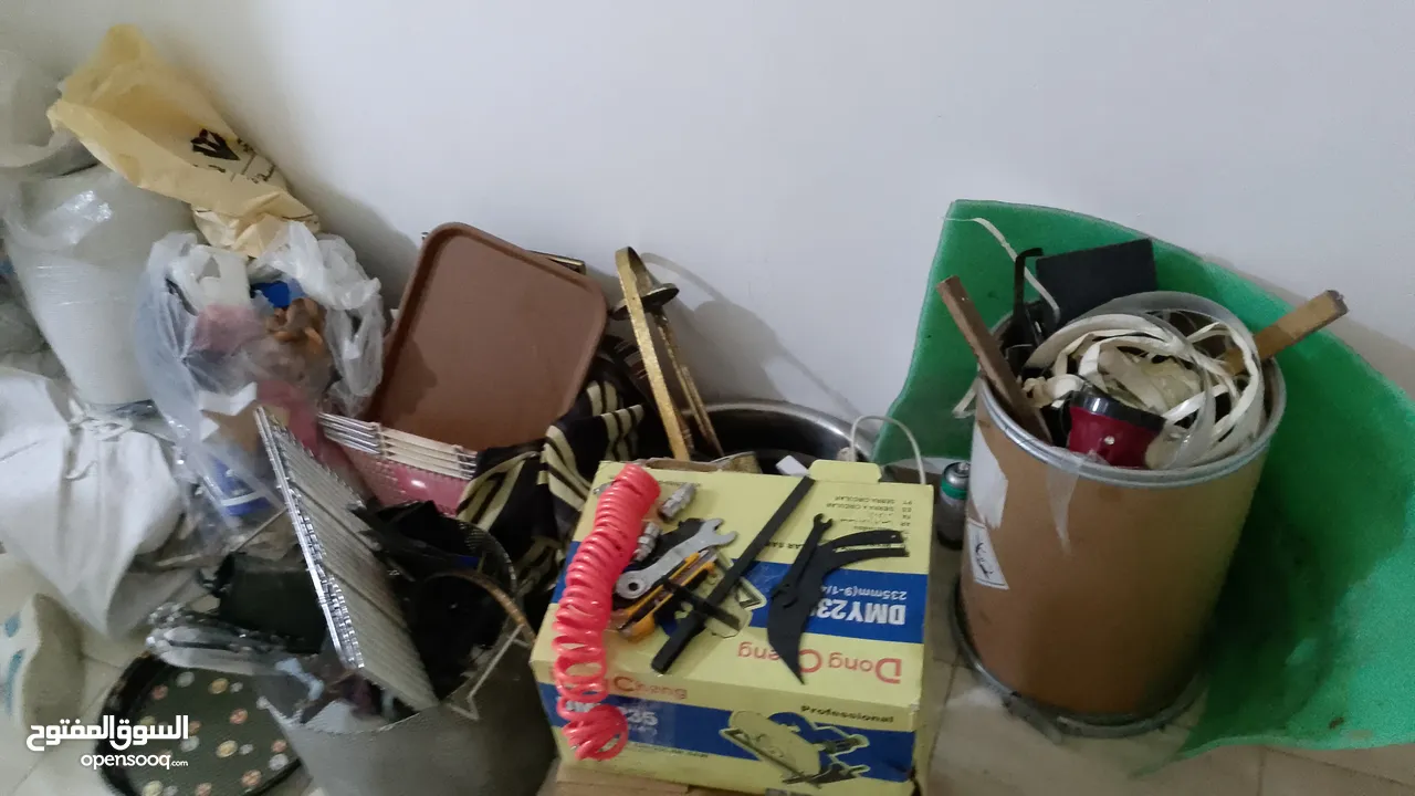 معدات نجاره بحالة الجديد مستعمل اسبوع واحد للبيع بسعر حرق الحرق مستعجل جدا
