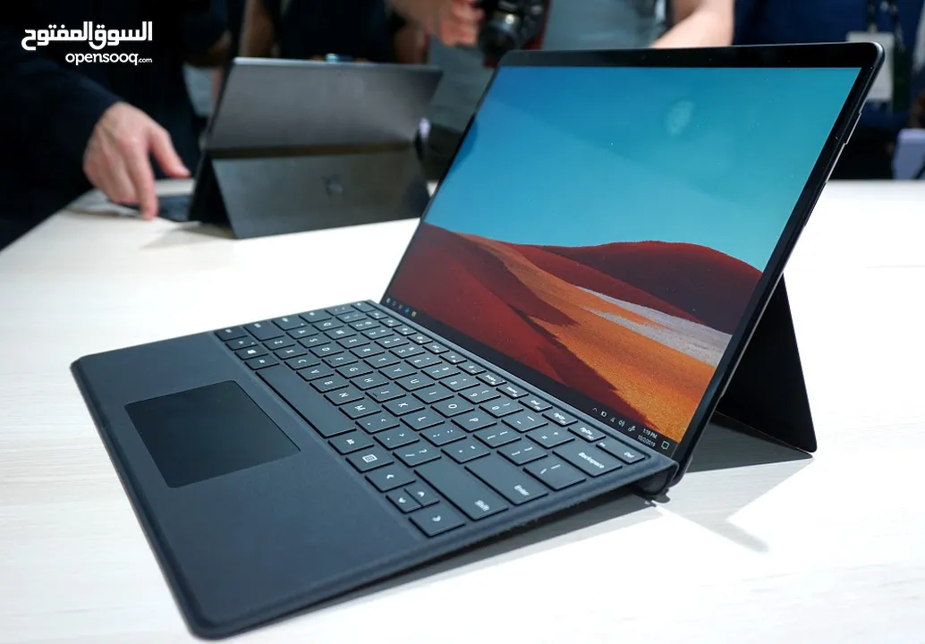 اجهزة مايكروسوفت سيرفيس برو أكس (Microsoft Surface Pro X SQ1)\RAM 8GB\256GB Nvme