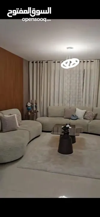 شقة فاخرة للبيع طابق ارضي 128م مع حديقة 15 م الطيرة