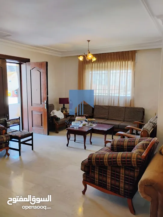 شقة أرضية فاخرة للبيع في الجاردنز  - خلف جريدة الرأي 185م مع ترسات 110م تشطيب سوبر ديلوكس