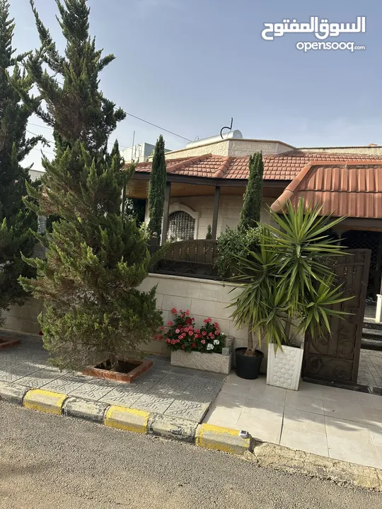 منزل مستقل خريبة السوق نافع قرب سوق الخضار المركزي للبيع