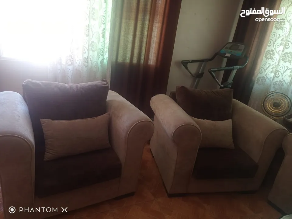 أثاث غرفة ضيوف ممتاز للبيع بشكل كامل او مجزء السعر مجزء على الهاتف