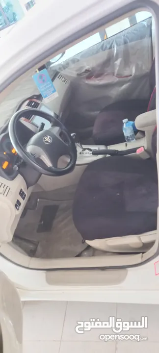 بدل مع سيارة تايوتا راف فود مديل 2013