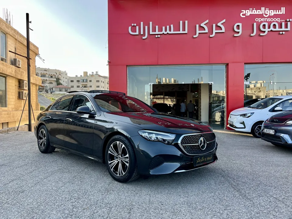 مرسيدس E200 غرافيت 2024 بانوراما ميموري كاميرات فرش كميل بحالة الزيرو عداد 6 الف كيلومتر فقط!!!