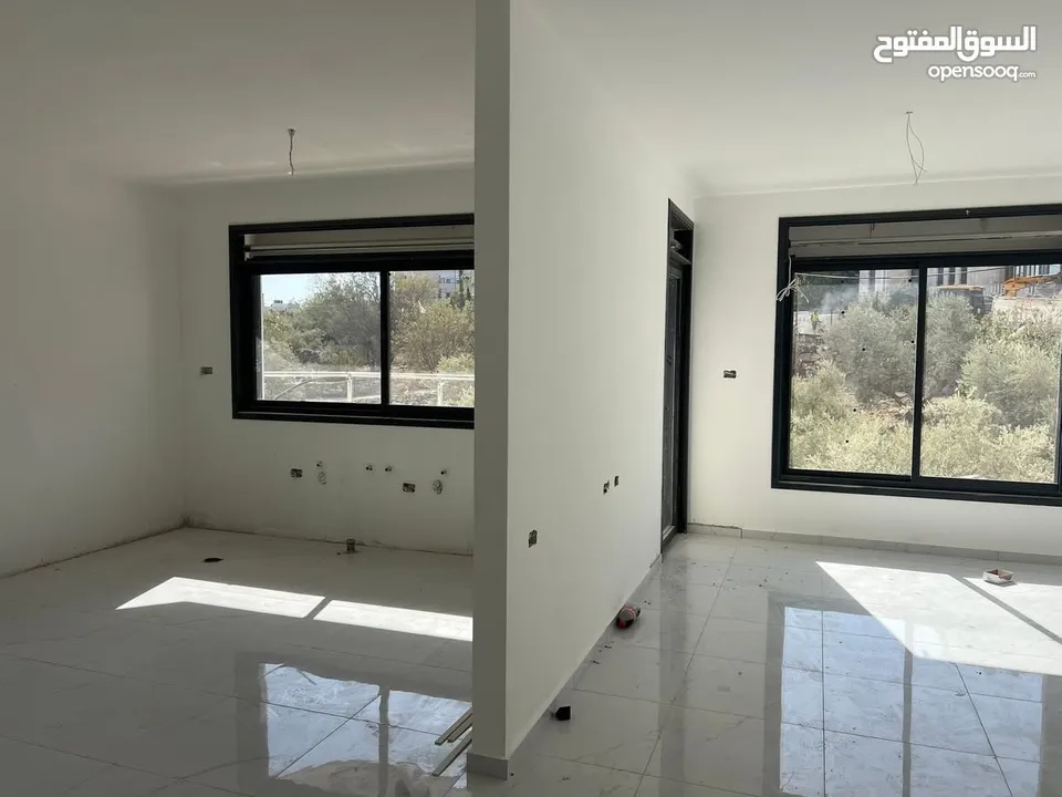 روف مميز للبيع في البيره في سطح مرحبا موقع ممتاز
