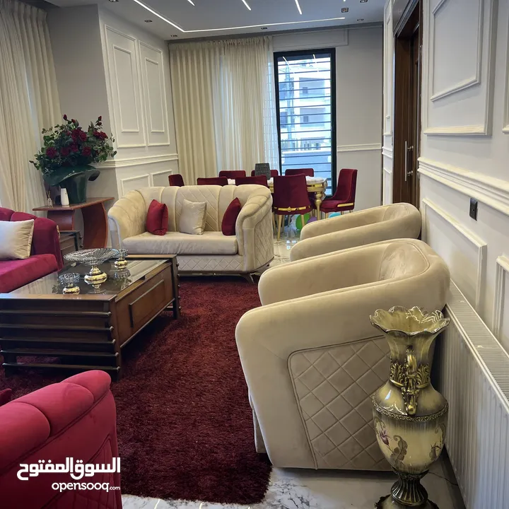 فيلا فاخرة مميزة للبيع ضاحية الامير علي موقع مميز وقريب من الخدمات 750 م بناء