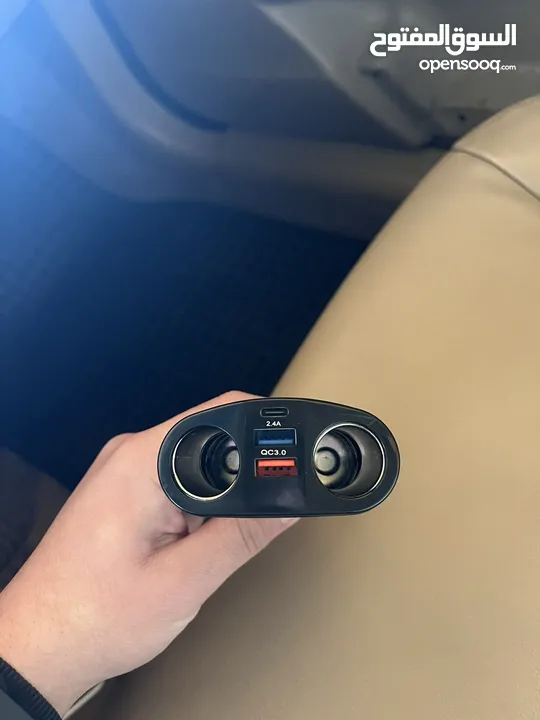 قطعة لمدخل الولاعة يوجد فيها مداخل usb و type c و مدخلين آخرين كمدخل الولاعة