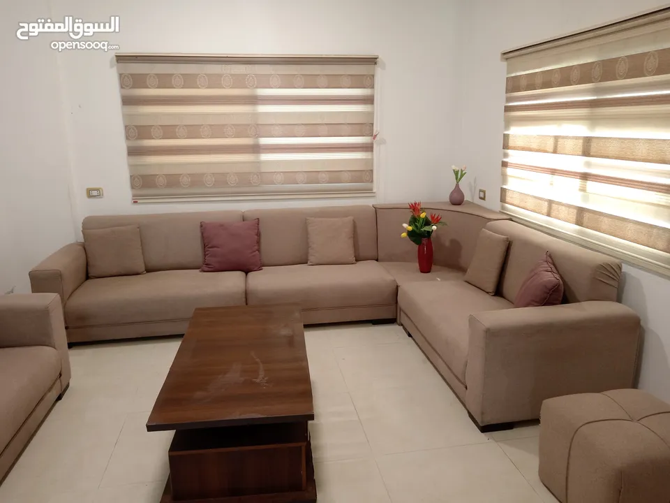 كورنر عائلي بحاله ممتازه