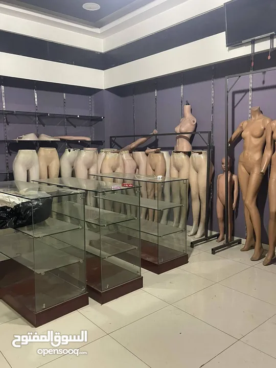 فاترينت وملكانات وستاندات ورفوف للبيع في نابلس