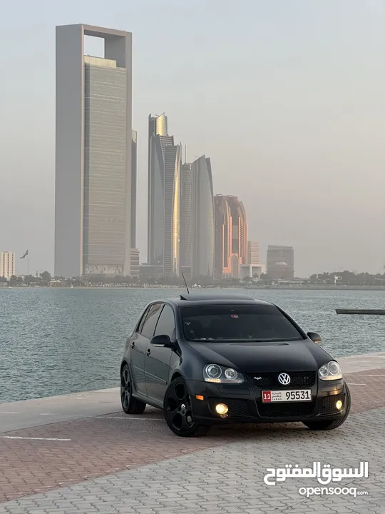 Vw golf gti 2009 gcc with 400,000 km and very well maintained and in very good condition