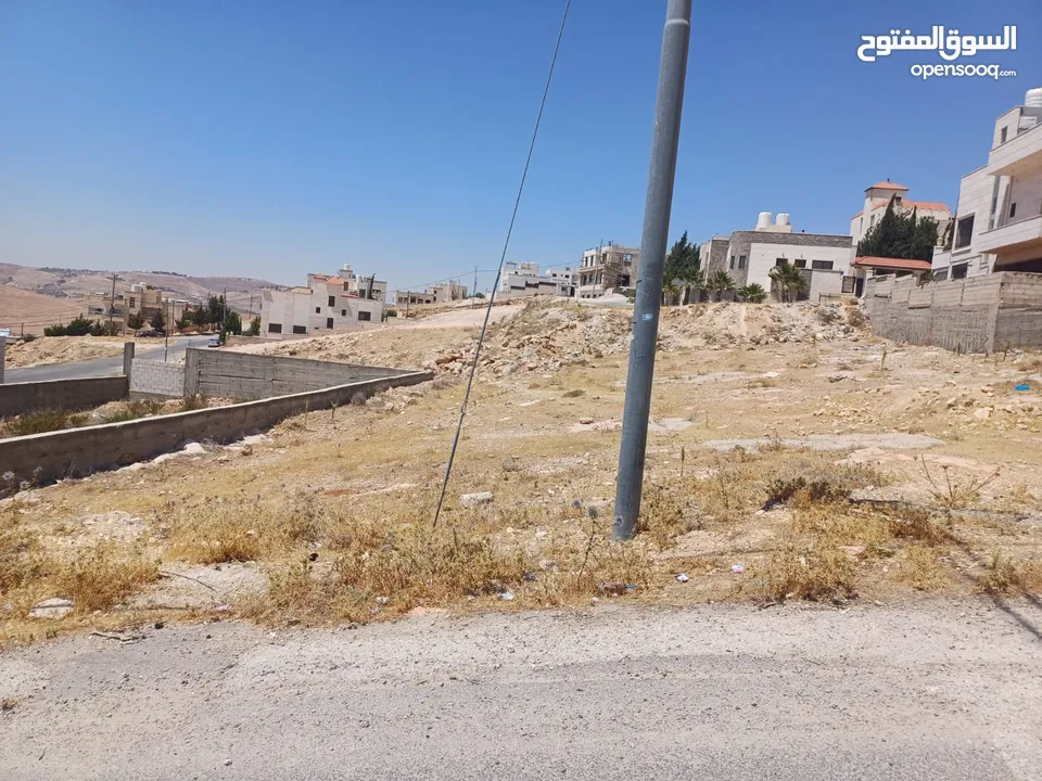 قطعة ارض للبيع حوض عيون الذيب تقع بين فلل و مستوية من المالك قربيه من مسجد الصرفند