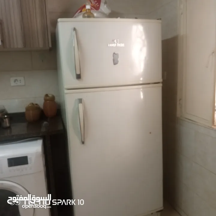 ثلاجه بحاله ممتازه تبريد هواء عمرها ماتصلحت للبيع موجوده بالهاشمي الشمالي